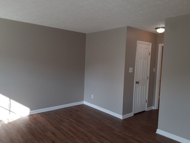 Building Photo - Great Home on corner lot in prime location in Knoxville
