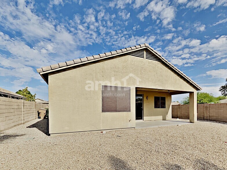 Building Photo - 9427 W Potter Dr