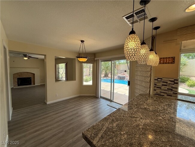 Building Photo - 2113 Desert Pines St
