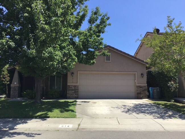 Primary Photo - Nice 3-Bedroom House