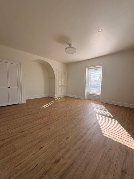 Building Photo - 61 Forest Ave