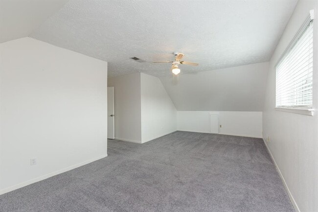 Building Photo - 2815 Field Line Dr