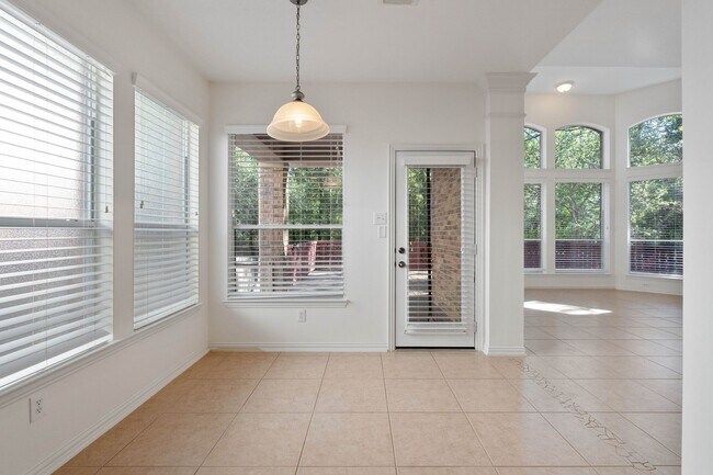 Building Photo - 11 Korbel Ct