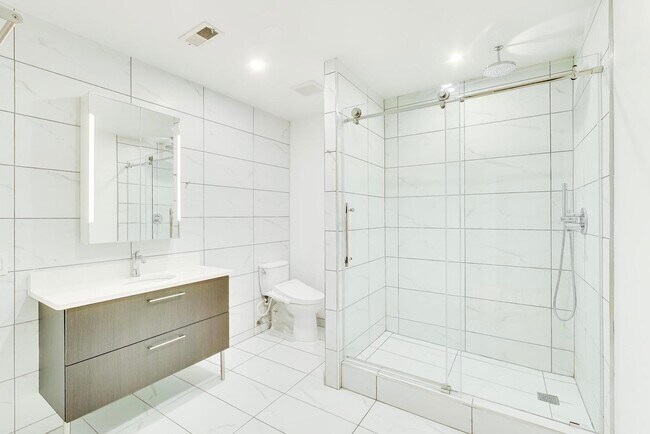 Building Photo - 1021 S State St