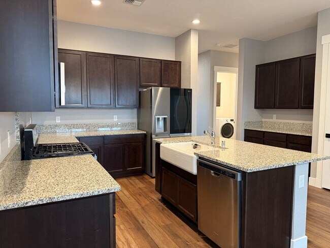 Building Photo - Beautiful single story Toll Brothers Home in The Prestiges Stonebrook Community