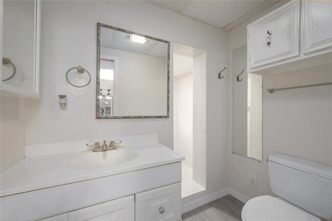 Building Photo - 1621 Sunnyside Dr