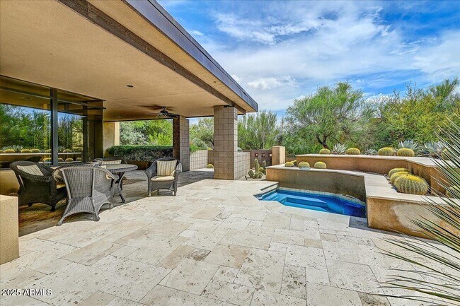 Building Photo - 10687 E Fernwood Ln