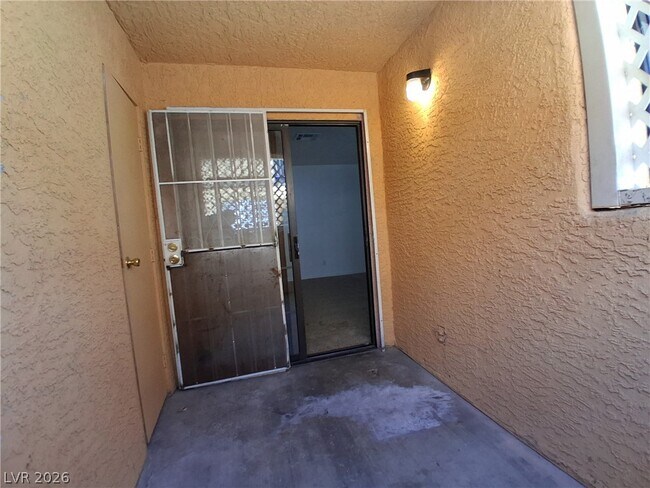 Building Photo - 1333 Kari Lee Ct