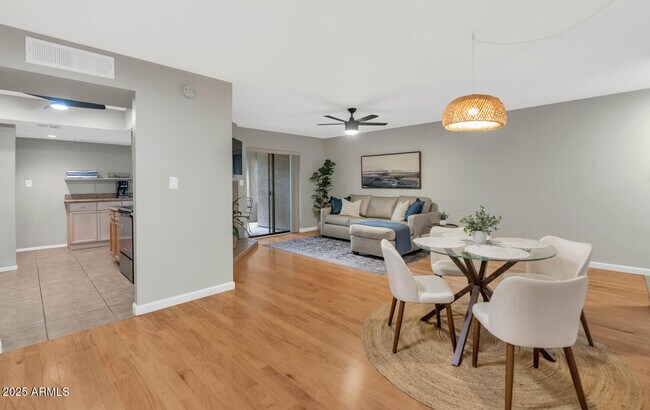 Building Photo - 9445 N 94th Pl