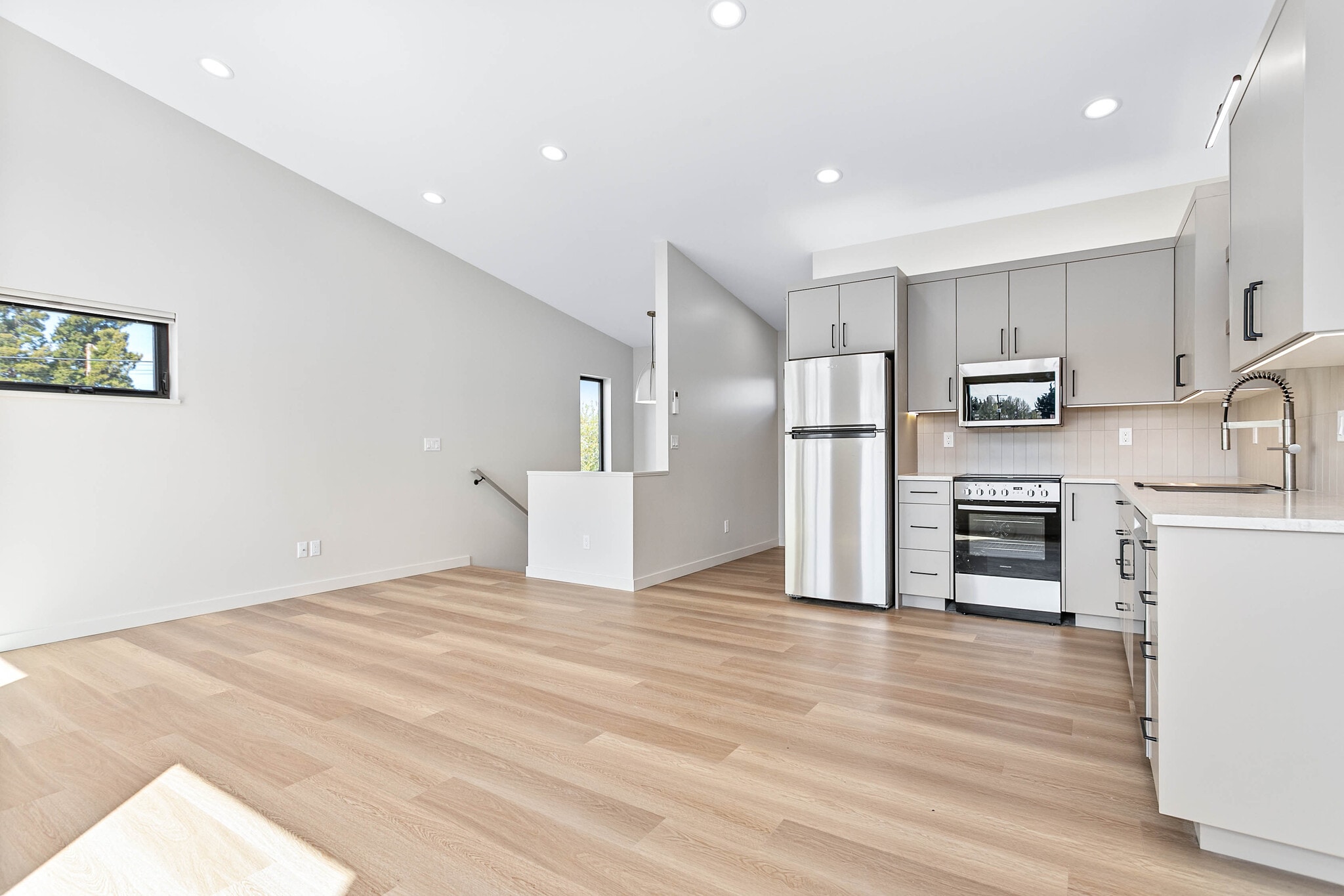 Building Photo - 2517 Vallette St