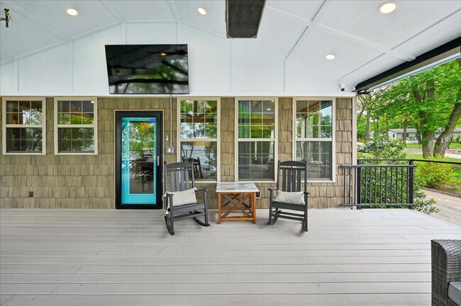 Building Photo - 1115 Red Bud Dr