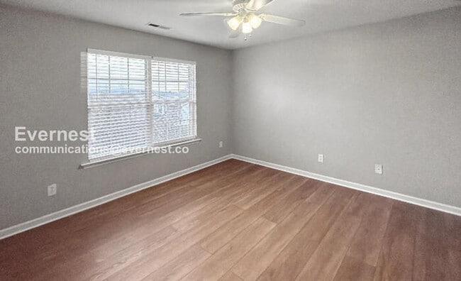 Building Photo - 4800 Inglewood Ct SE