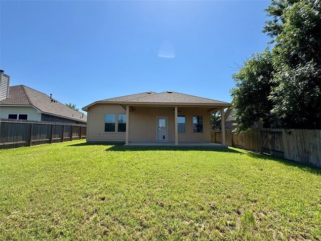 Building Photo - 18717 Stewart Hill Dr