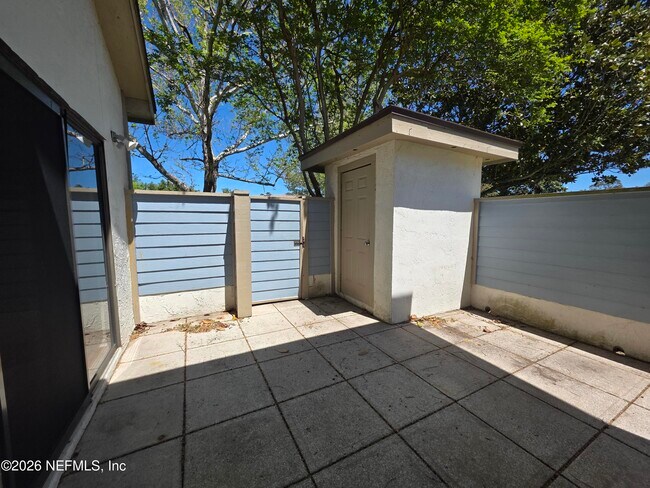 Building Photo - 1603 Challenger Ct W