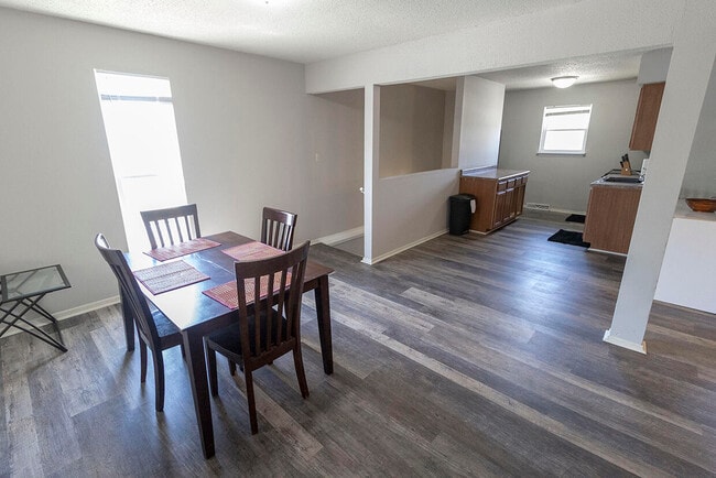 Building Photo - 201 Wheaton Ct