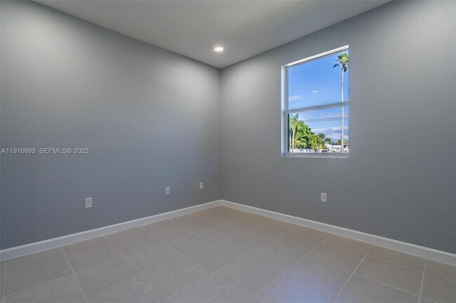 Building Photo - 16225 SW 147th Ct