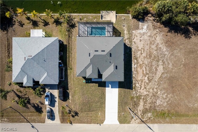 Building Photo - 3318 NE 13th Pl