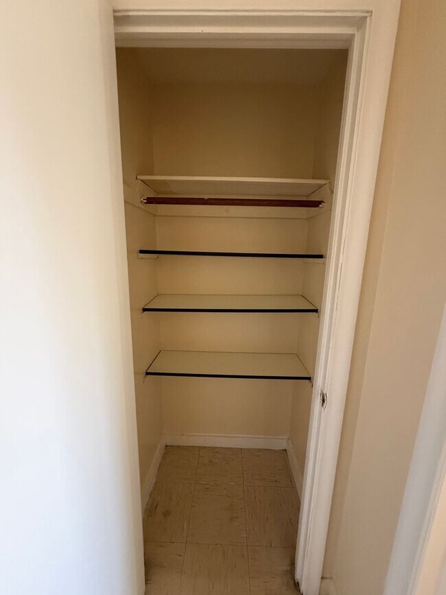 Building Photo - 132-134 Adelaide St.