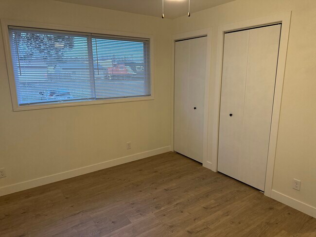 Building Photo - 2810 Willow Dr