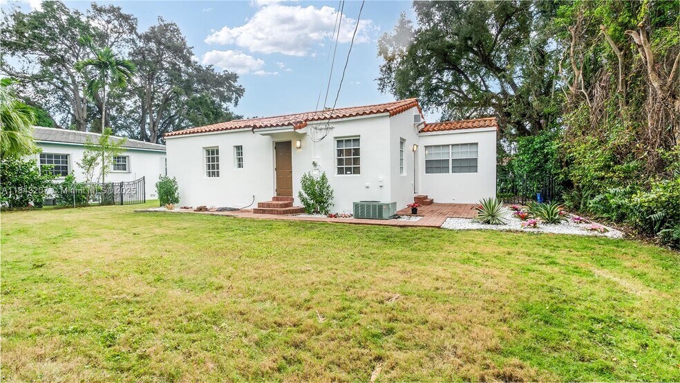 Building Photo - 49 Alcantarra Ave