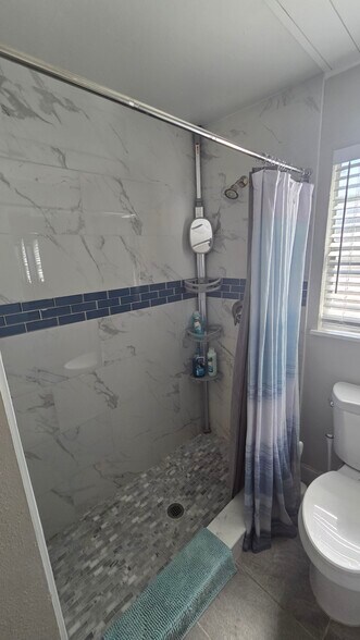 Shower - 1524 6th St NW