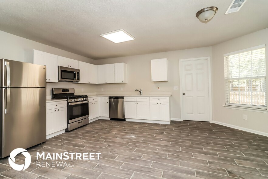 Building Photo - 40 Glenabbey Dr