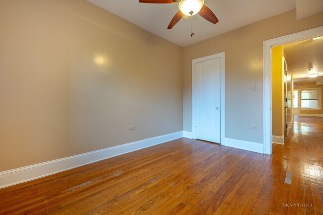 Building Photo - 6819 S Ridgeland Ave