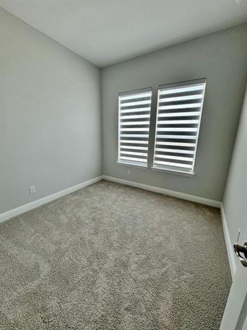 Building Photo - 2930 Eleanor Dr
