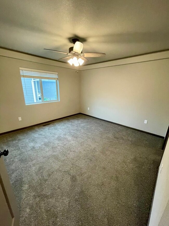Building Photo - NEWER 4 Bedroom, 3 Bath Home for Rent
