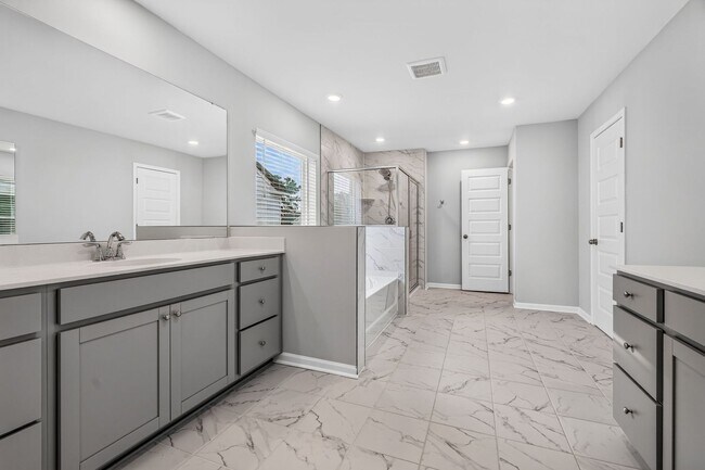 Building Photo - Modern Living in Summerville