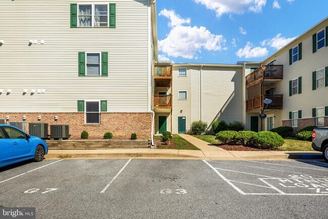 Building Photo - 165 Hailey Ln