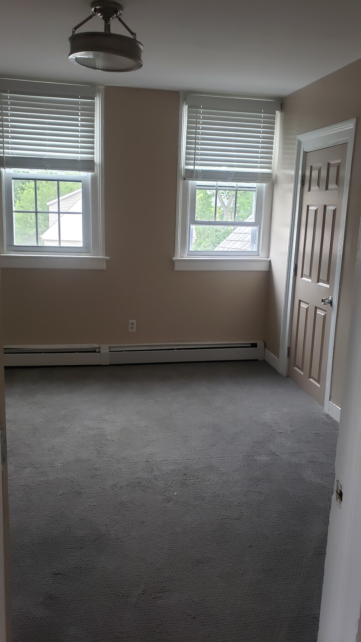 Master - 19 Mahl Ave