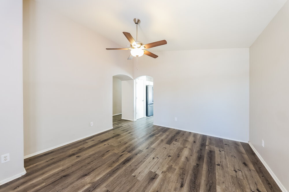 Building Photo - 11224 W Glenrosa Ave