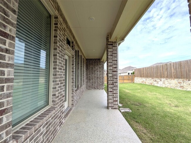 Building Photo - 14601 Little Water Dr