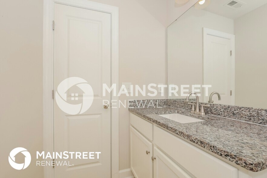 Building Photo - 9004 Outpost Dr