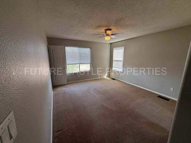 Building Photo - 11108 Fiesta Park St NW