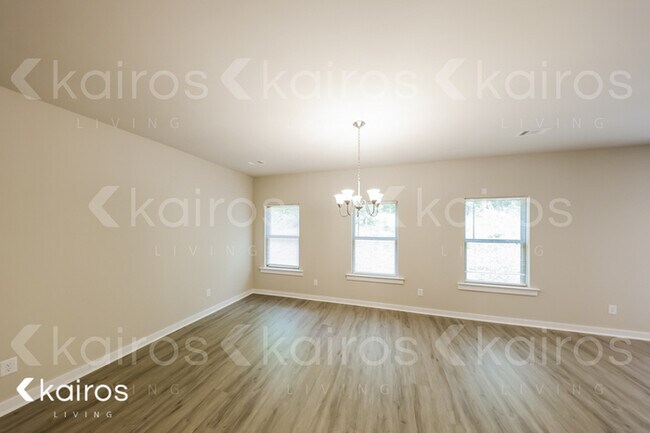Building Photo - 11671 Woodland Lake Rd.
