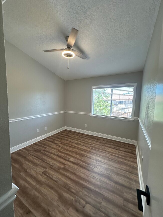 Building Photo - 1643 Derby Ct