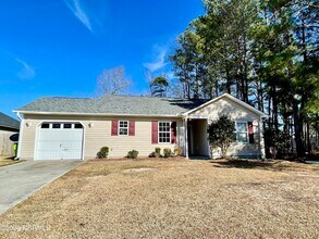 Building Photo - 104 Sweet Bay Dr