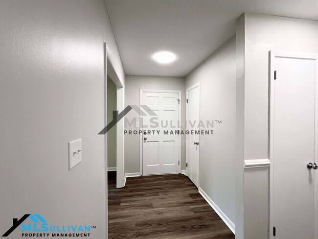 Building Photo - 200 Infinity Rd