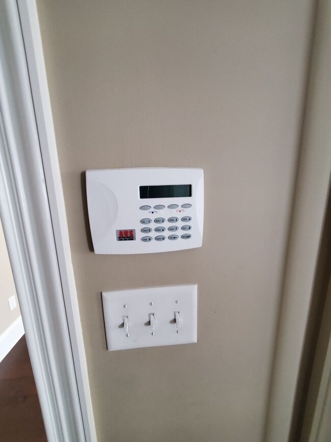 Building Photo - Spacious 4-Bedroom Home with Open Layout, Granite Finishes & Fenced Yard