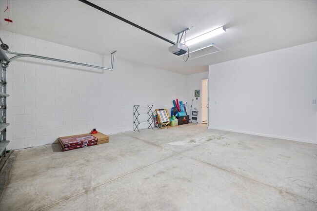 Building Photo - 25037 Pearl Lk Cir