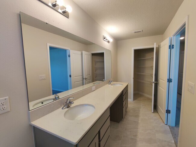 Building Photo - 5434 Elmview Xing