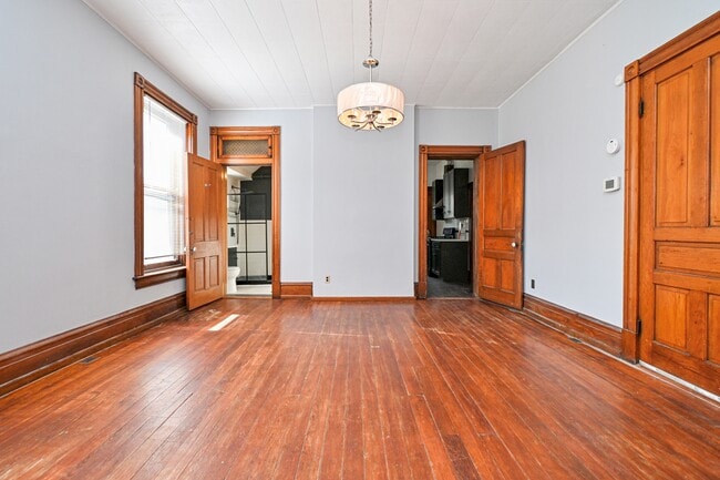 Building Photo - 735 Considine Ave