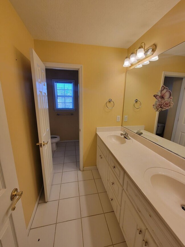 Building Photo - Hardy Pointe - Columbia County