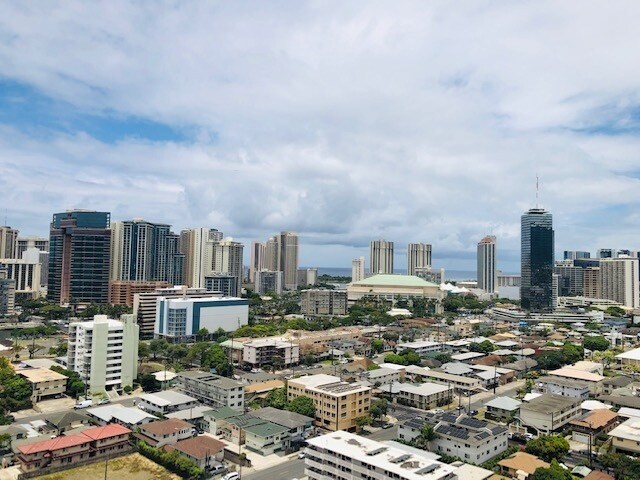 Building Photo - 2 Bedroom, 2 Bathroom, 1 Gated Parking (McCully)