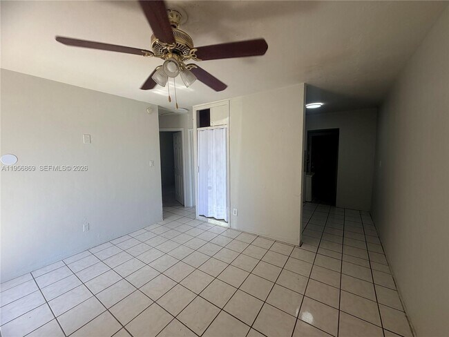 Building Photo - 612 NW 14th Ave