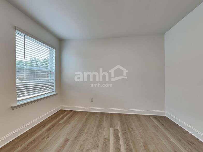 Building Photo - 1155 Livengood Wy