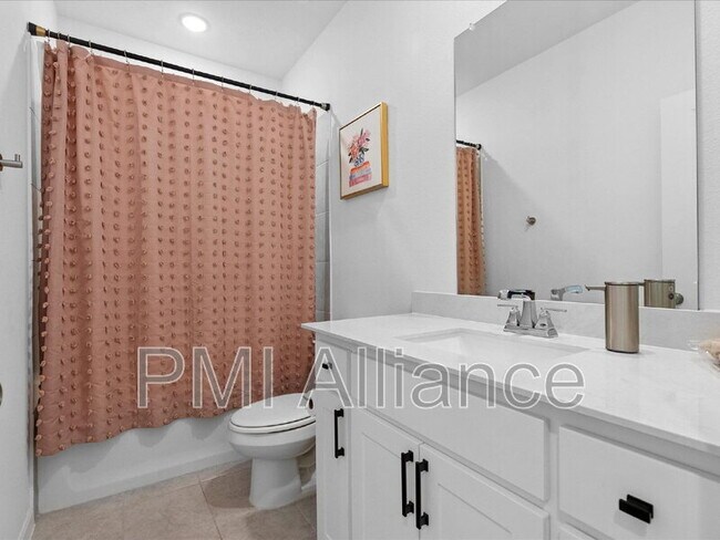 Building Photo - 4828 Celestial Rd