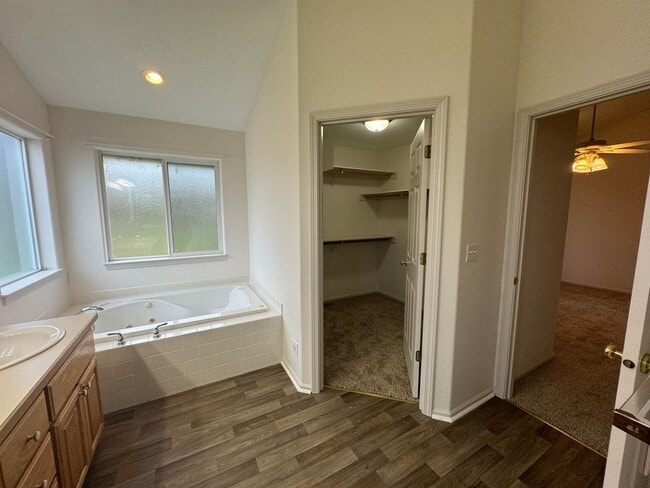 Building Photo - 3 bedroom 2 bath home in Sutherlin